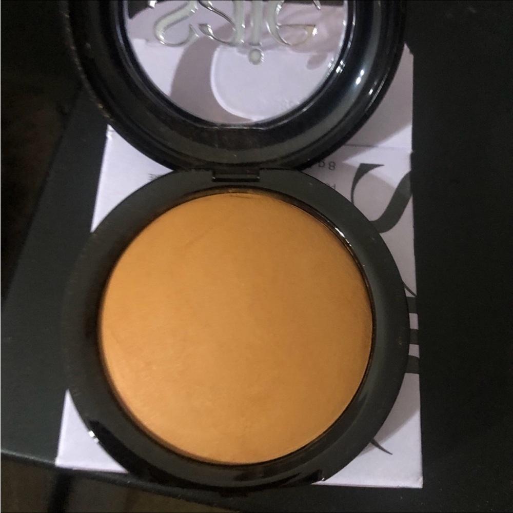 New Saie Supersuede Radiant Baked Bronzer - Medium to Tan